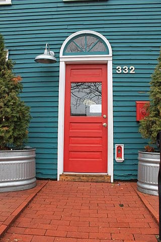 Fairy_door_at_Red_Shoes_Ann_Arbor_Michigan