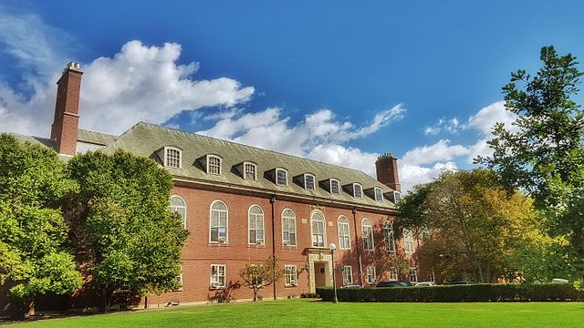 University of Illinois at Urbana Champaign Library