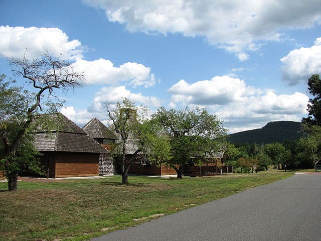 Hampshire College National Yiddish Book Center