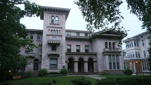 Yale School of Management Steinbach Hall